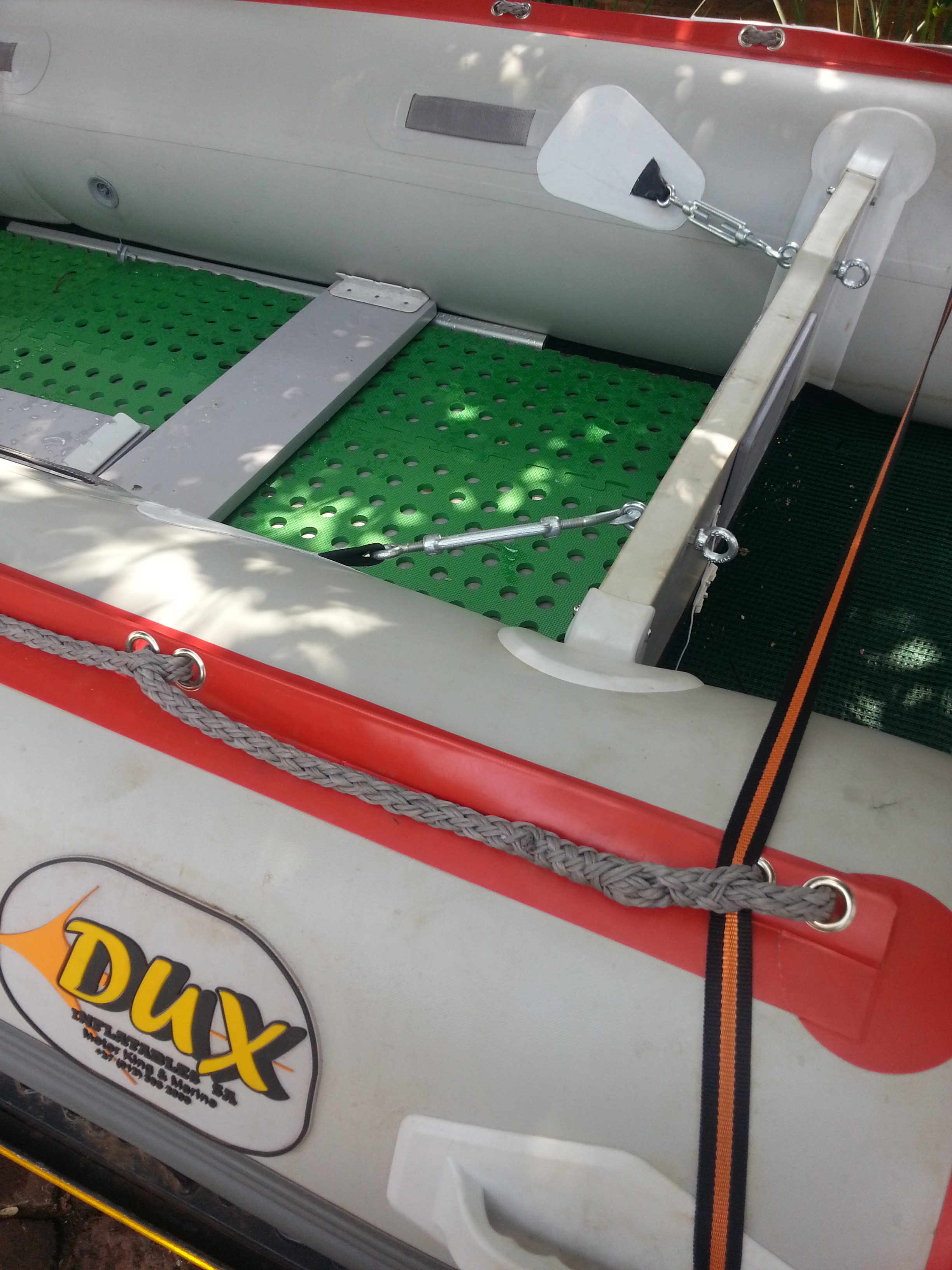 Carel Scheepers - Pontoon-to-transom turnbuckle brackets will also ameliorate “porpoiseing” boats, when floorboards tend to bend upwards ?????